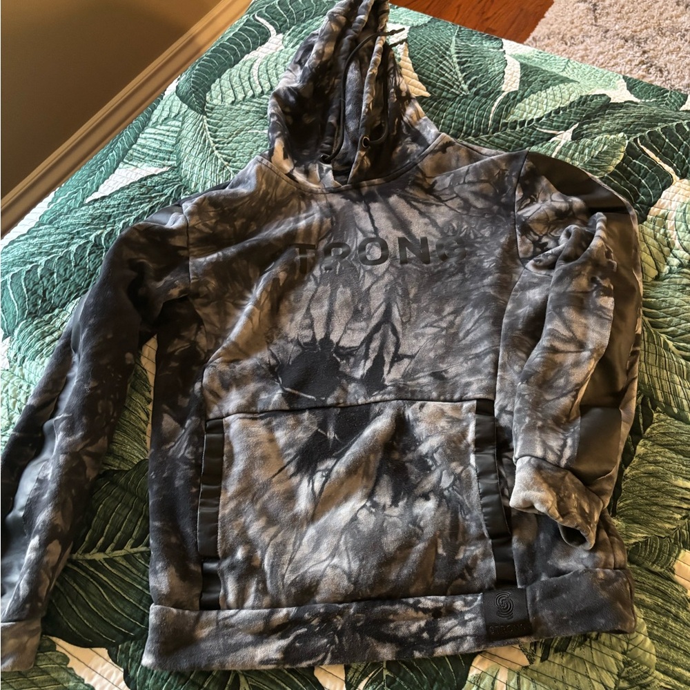 Zumba Tie-Dye Pullover Hoodie in Black and Gray